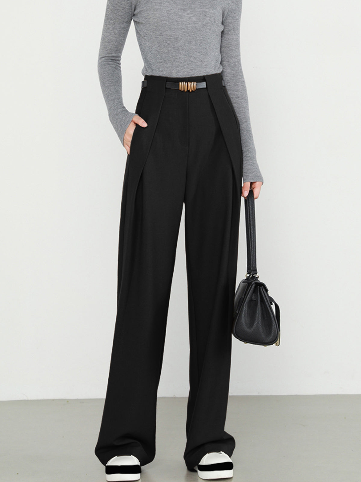 Lina – Pantaloni Drepți cu Buzunare