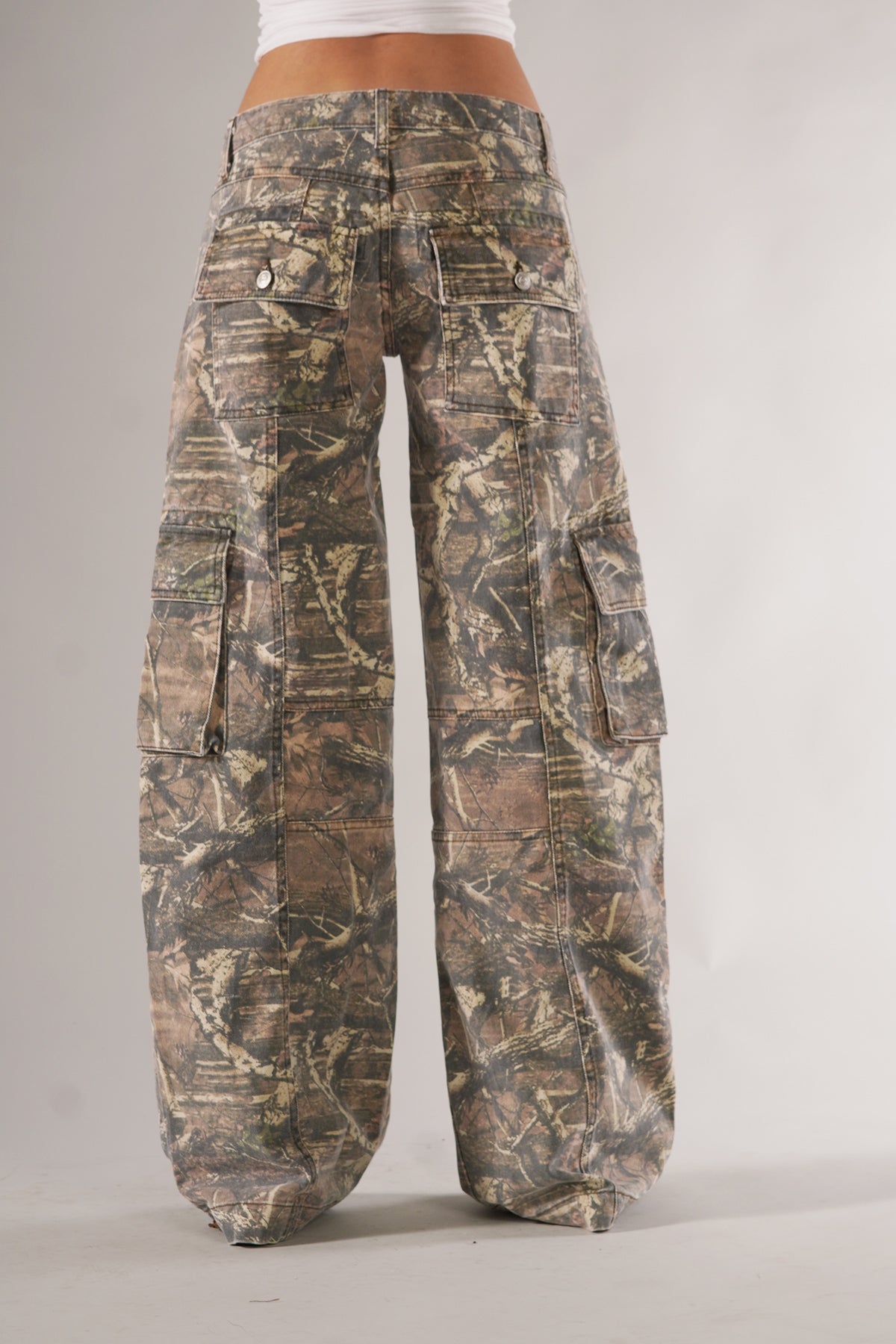 Odette – Pantaloni unisex cargo în camuflaj
