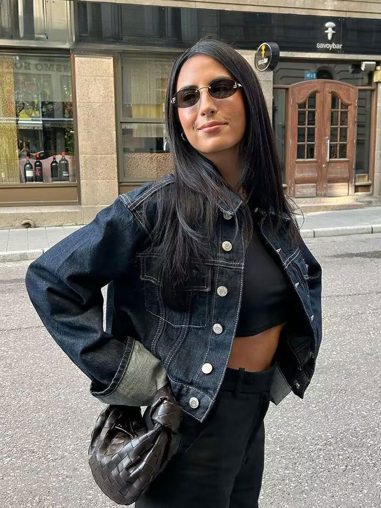 Clara – Ansamblu Denim cu Jachetă Trucker & Jeans Taliei Înalte