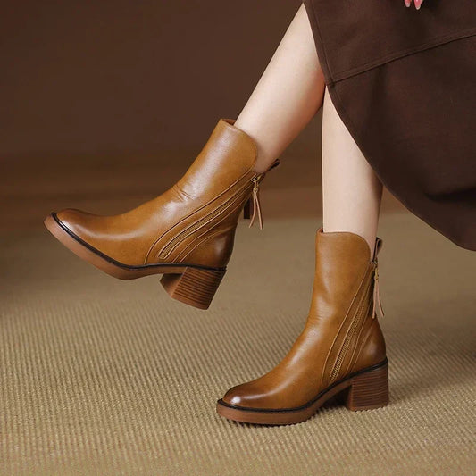 Ludovica – Bocanci în stil retro