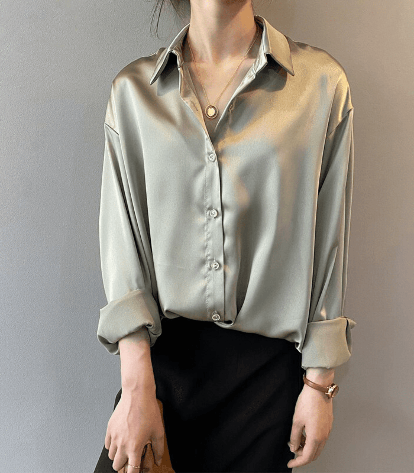 Magnolia – Bluza satinată cu nasturi
