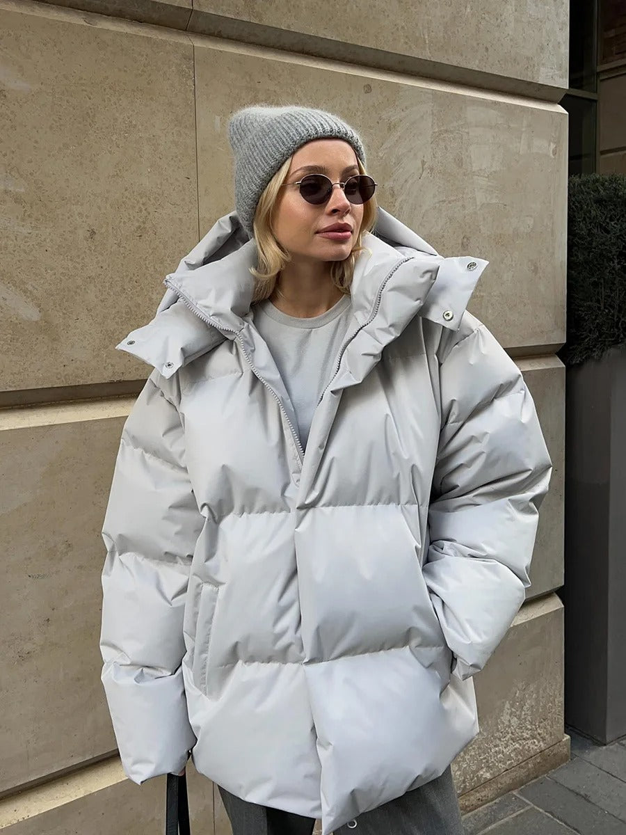 Renata – Jachetă scurtă de damă cu glugă
