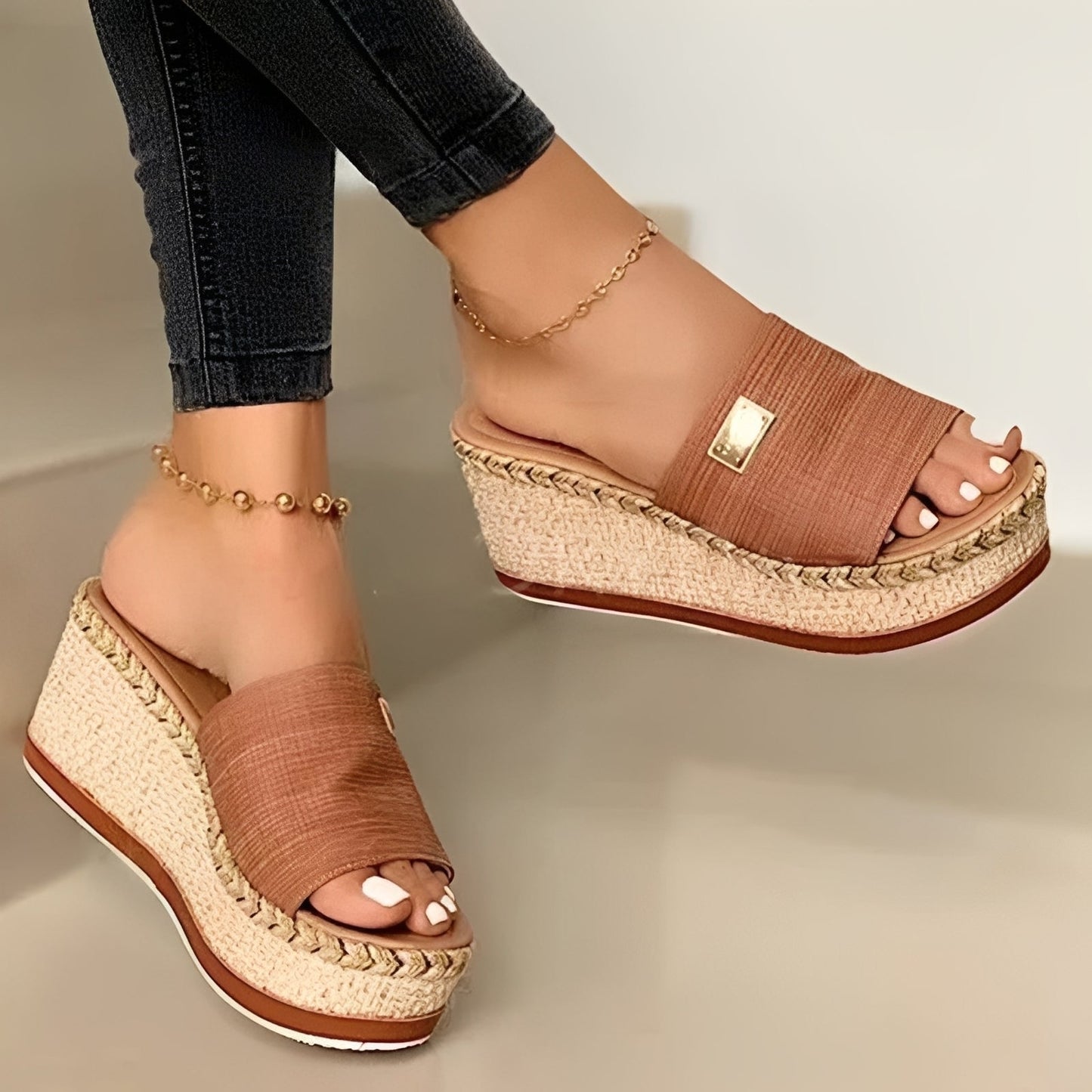 Betty - Sandale elegante cu talpă groasă pentru femei