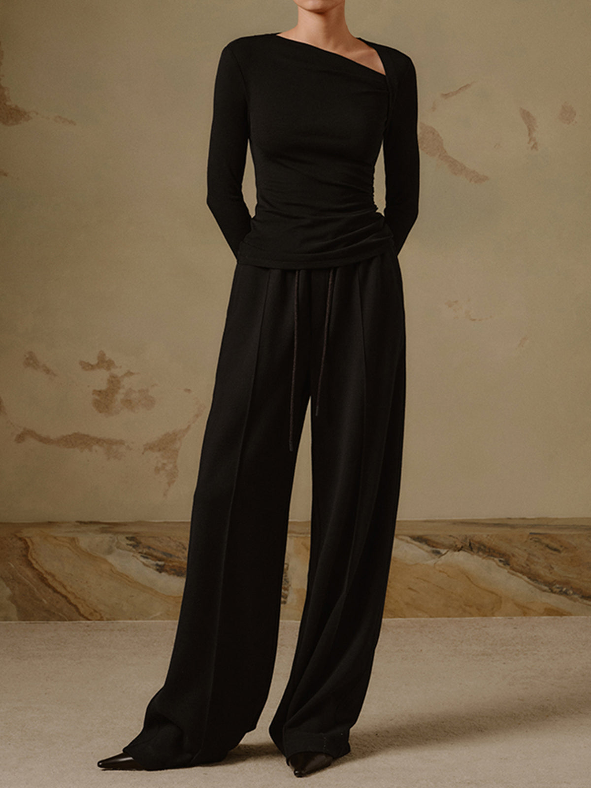 Selina – Bluză cu Mâneca Lungă Asimetrică