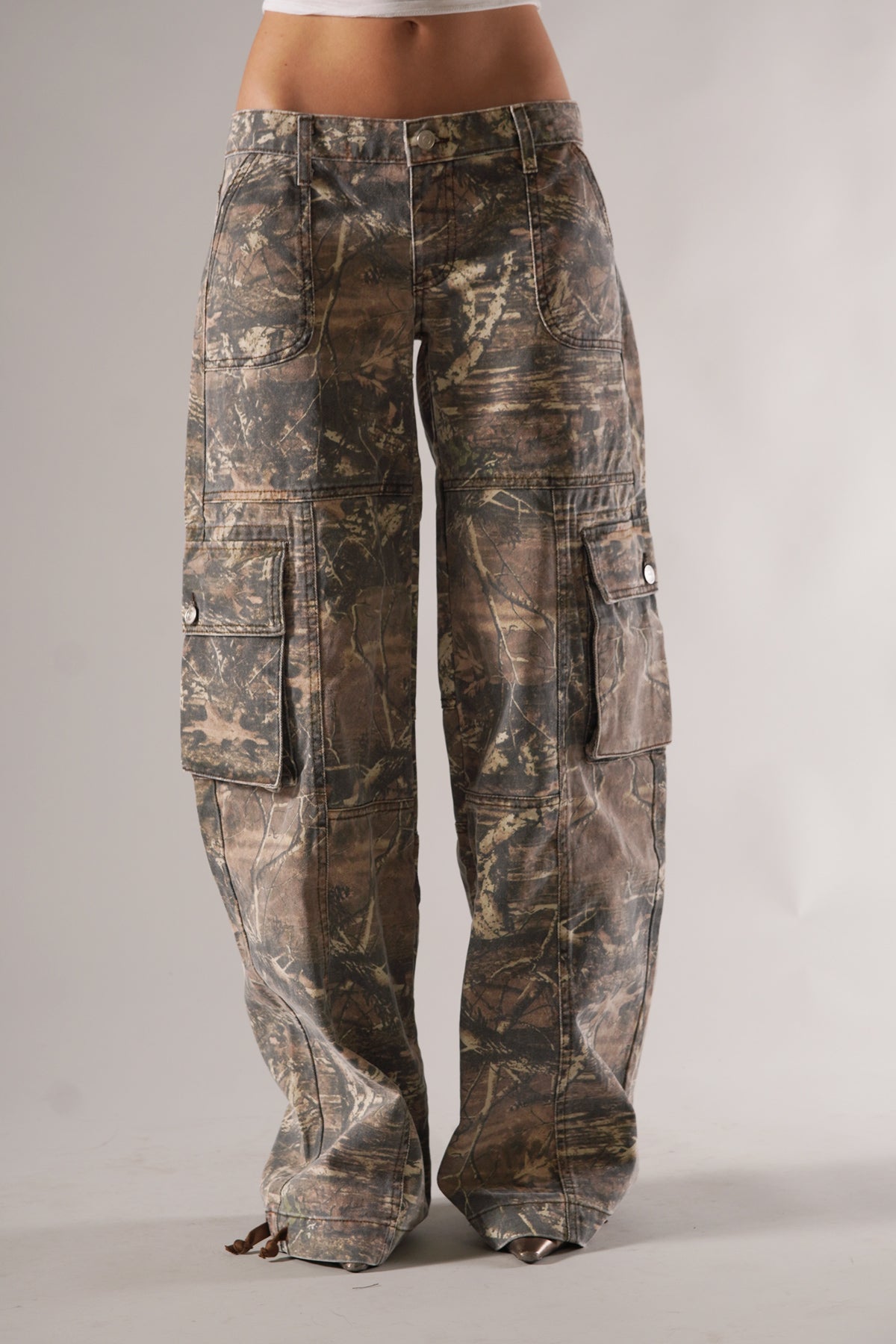 Odette – Pantaloni unisex cargo în camuflaj
