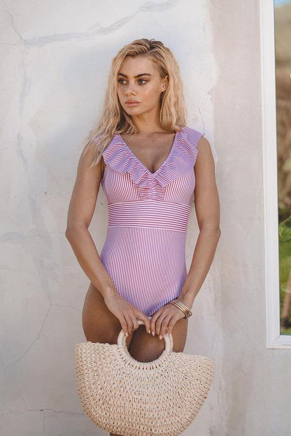 Lucia – Costum de baie dungat, care subliniază silueta