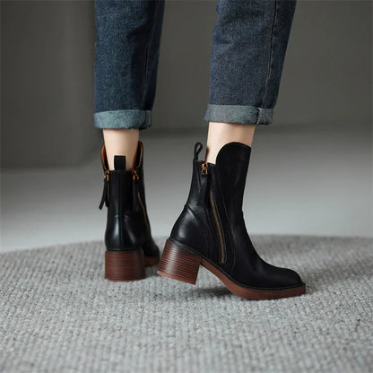 Ludovica – Bocanci în stil retro