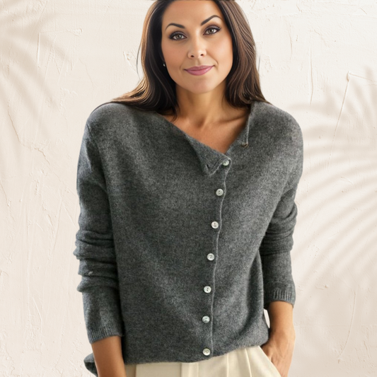 Zuri – Pulover Elegant cu Butoane
