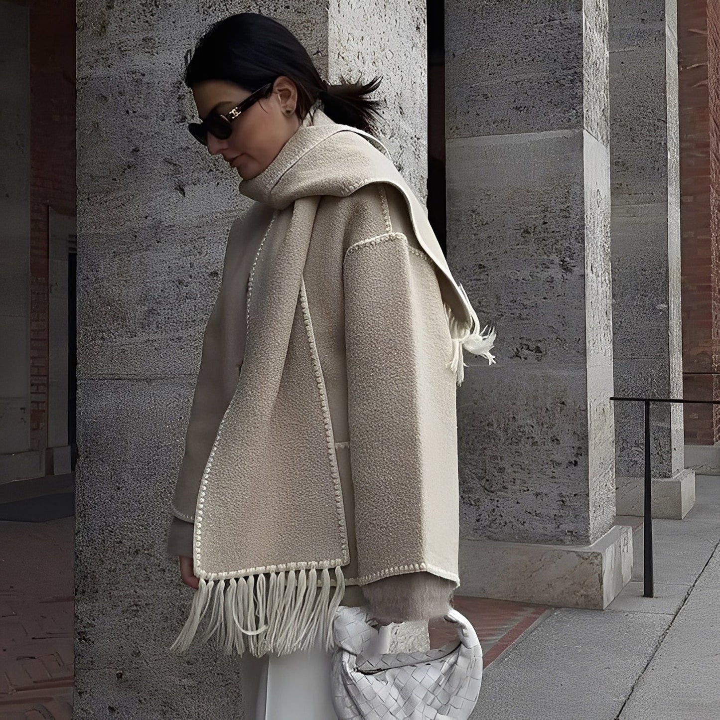 Amilia - Jachetă de lână stilată și lejeră cu eșarfă pentru femei