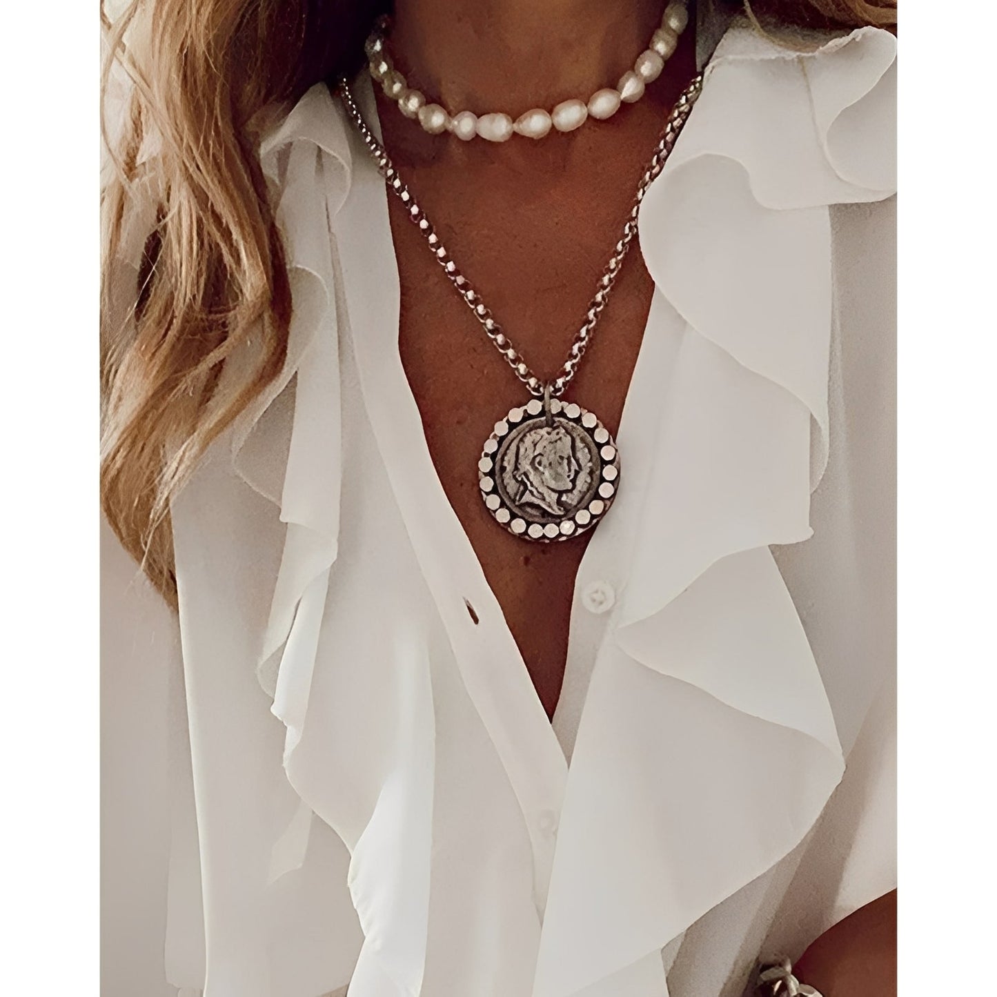 Arielle – Bluză feminină cu volane și model fluture